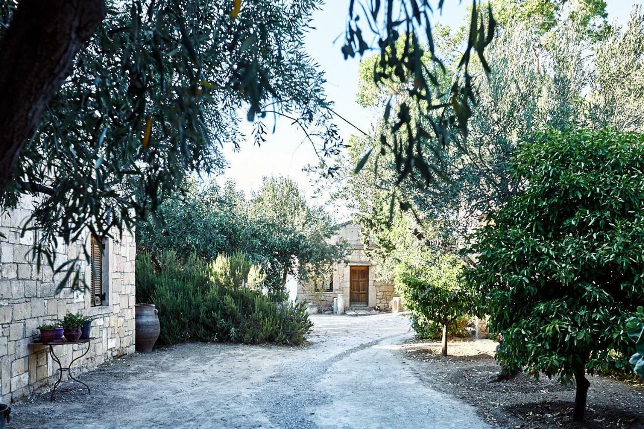 Nikolaou Art Residence Aegina ภายนอก รูปภาพ