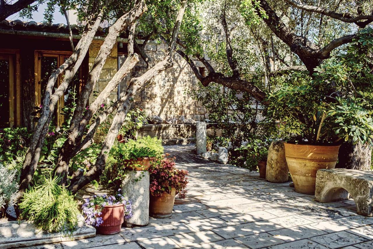 Nikolaou Art Residence Aegina ภายนอก รูปภาพ
