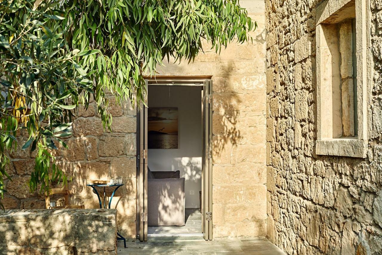 Nikolaou Art Residence Aegina ภายนอก รูปภาพ